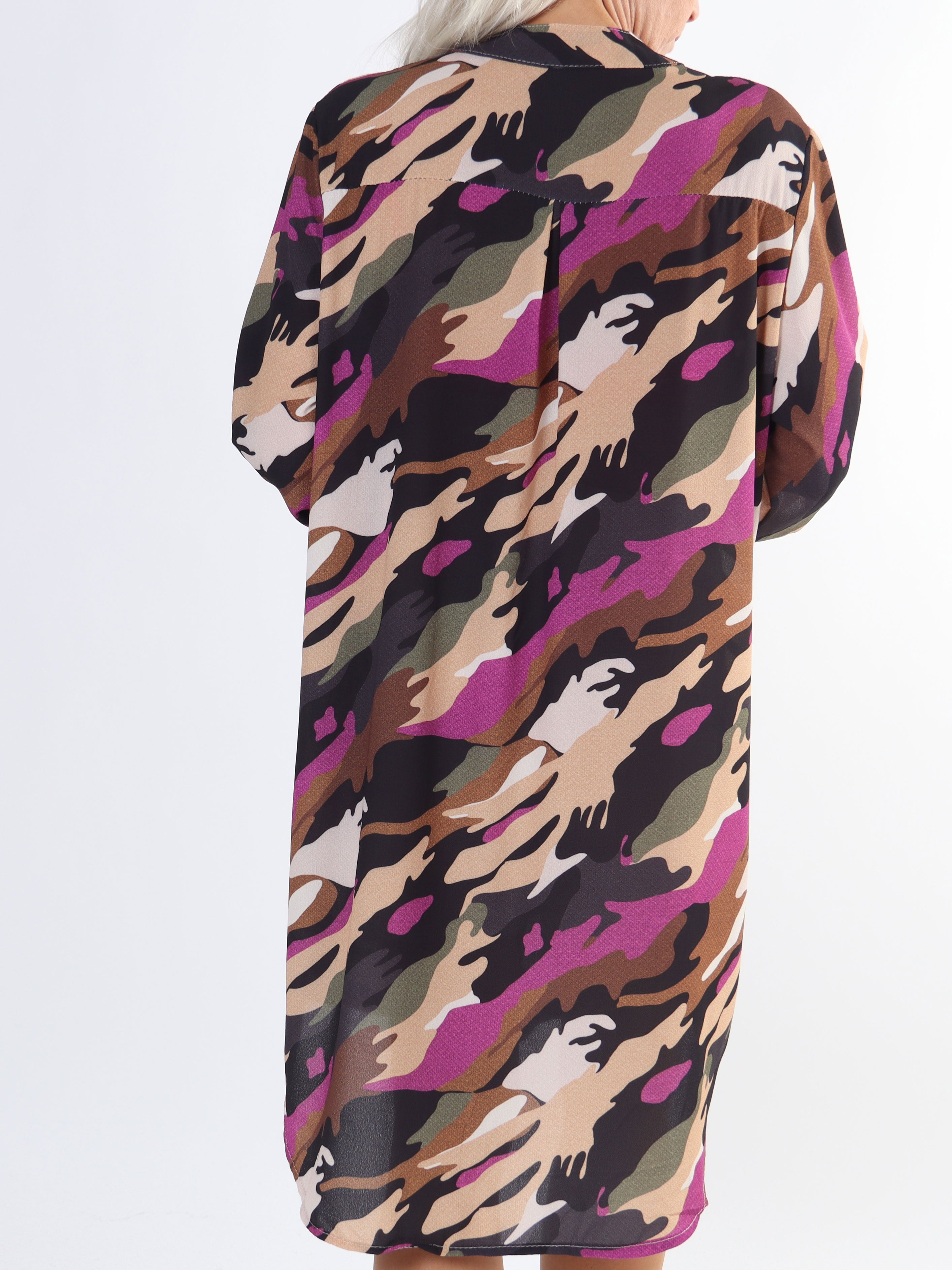 Vanesa Dress Camo - Let og luftig plus size kjole med camouflageprint